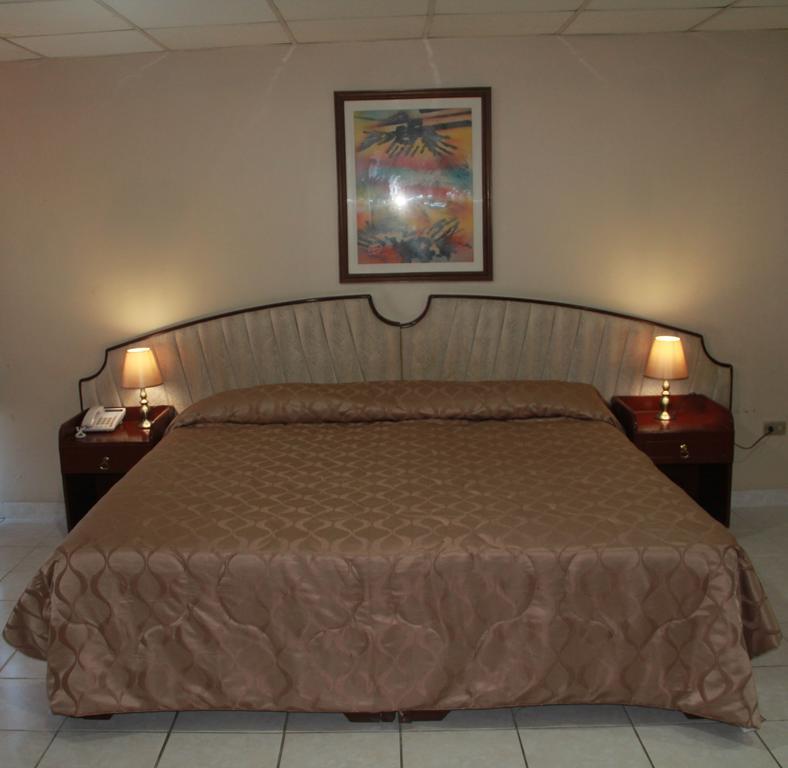 Hotel La Torre Guayaquil Bilik gambar