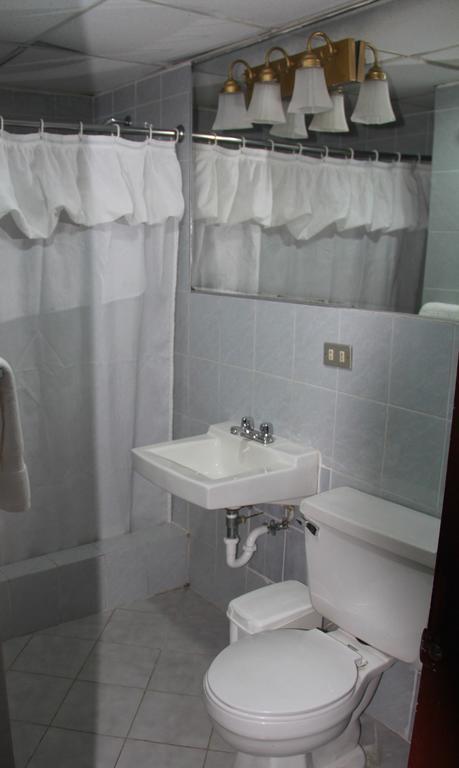 Hotel La Torre Guayaquil Bilik gambar
