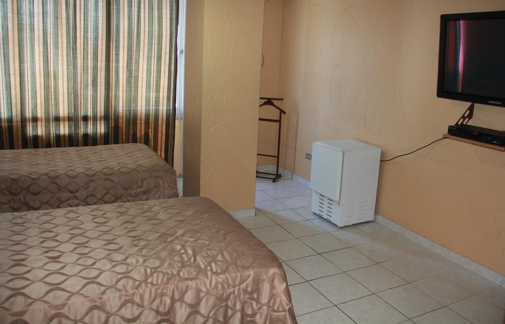 Hotel La Torre Guayaquil Bilik gambar